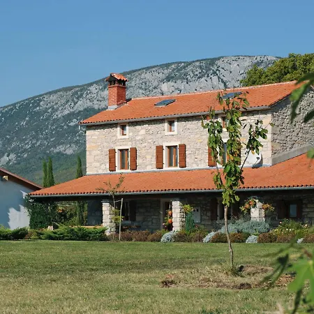 Holiday home Picturesque Mansion In Ko Ljak Plomin