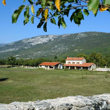 Holiday home Picturesque Mansion In Ko Ljak Plomin